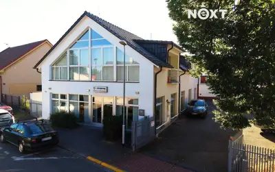 Pronájem komerční Obchodní prostory, 195㎡