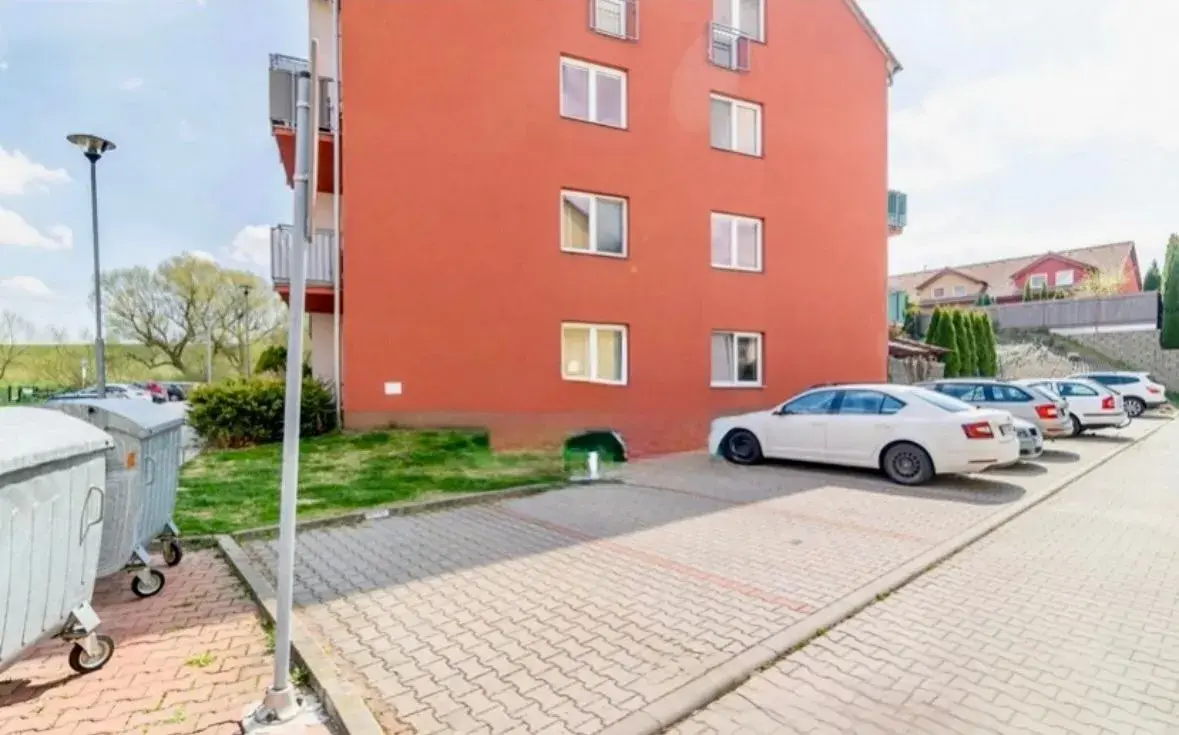 Prodej parkovací stání Kuřim