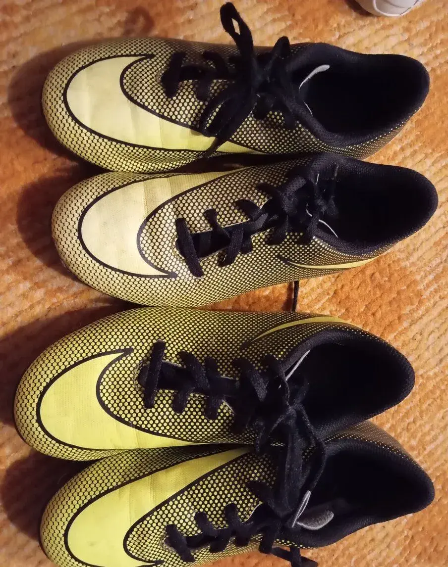 Kopačky Nike ve vel. 33 a 34