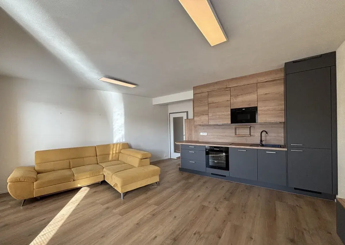 Pronájem bytu 3+kk, Dobrovodská, České Budějovice, 22 000 Kč