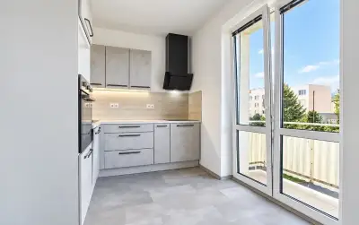 Byt 2+1, 55 m² s balkonem – Hradec Králové, třída SNP.