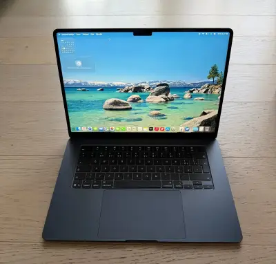NOVÝ APPLE MACBOOK AIR 15 M4/24GB/512GB/BATERIE 100%
