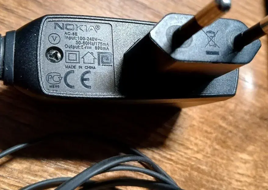 Nokia AC-8E