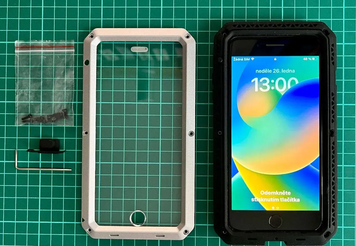 Heavy Duty obal - kryt na iPhone 8 Plus - hliníkový rám