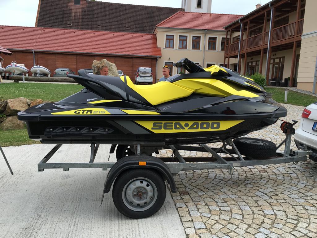 Vodní skútr Sea Doo GTR 215 HP pro 3 osoby