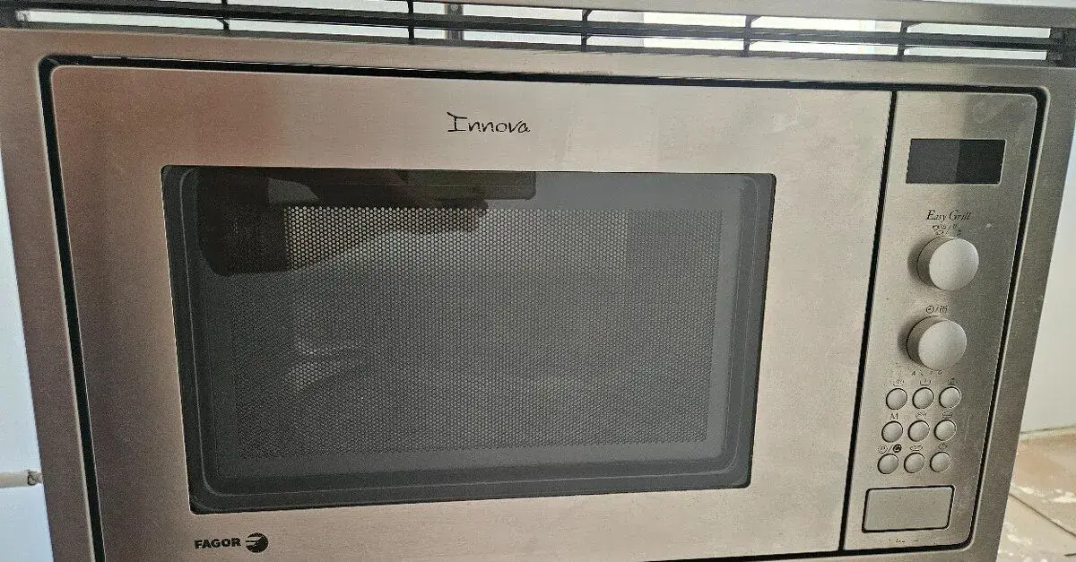 Vestavna mikrovlnná trouba Fagor