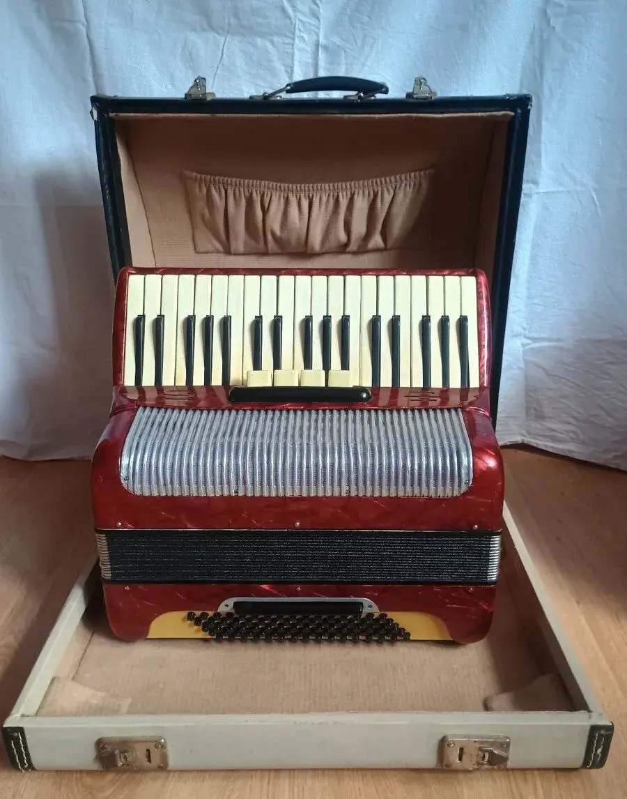 Akordeon 80 basů