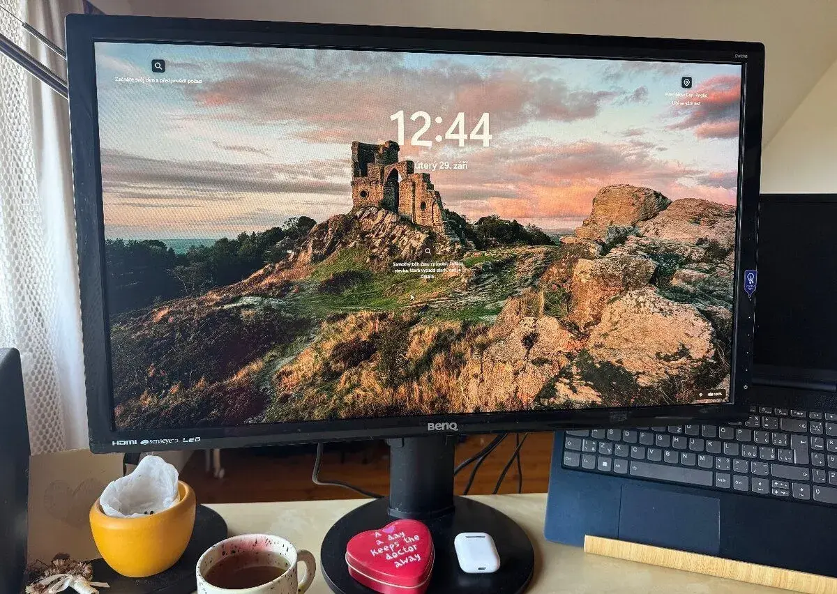 BenQ GW2765HT 27” LCD monitor