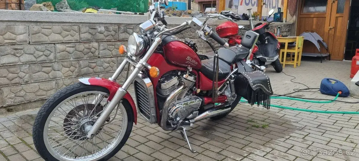 Suzuki Intruder VS 800
