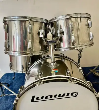 LUDWIG STAINLESS Blue-olive badge