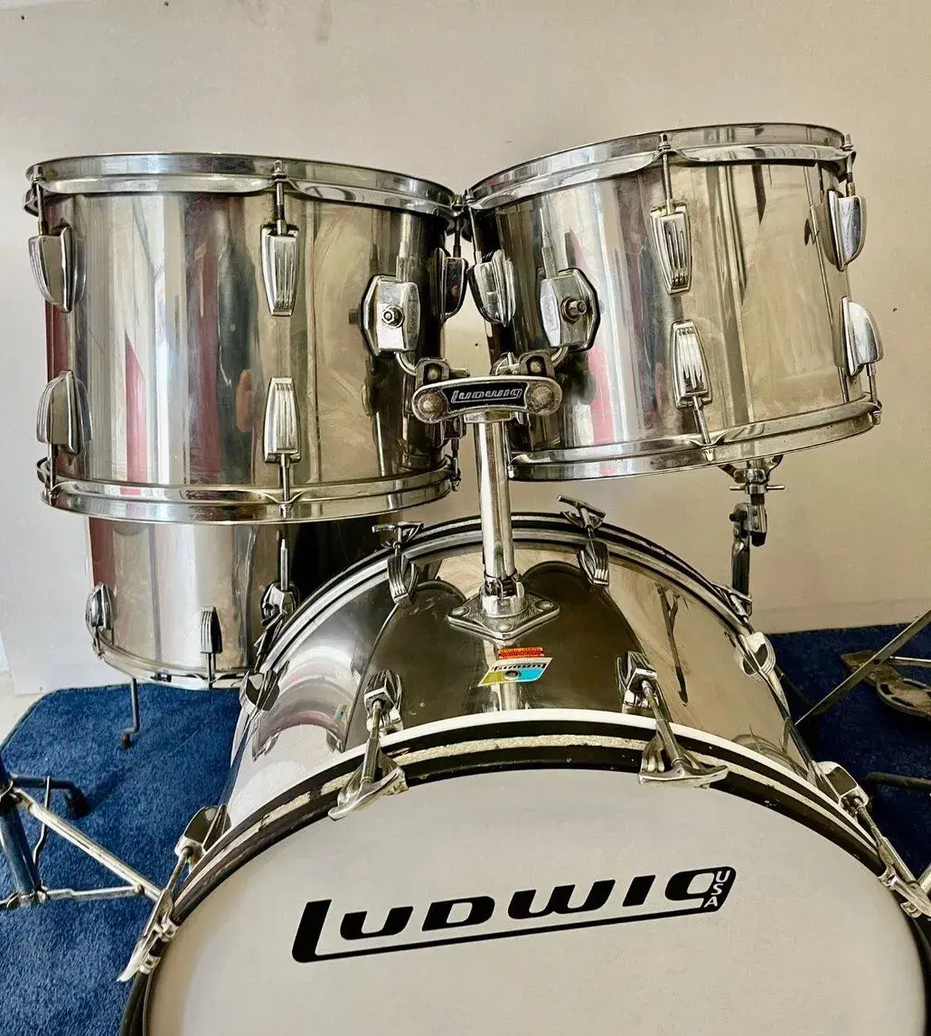 LUDWIG STAINLESS Blue-olive badge