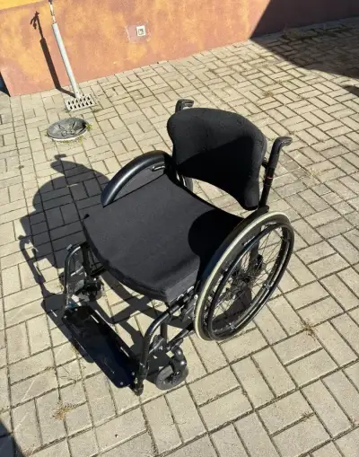 Aktivní invalidní vozík