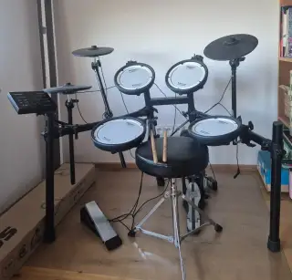 Elektronické bicí Roland