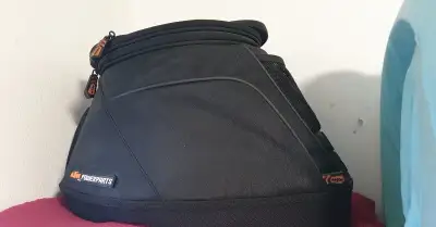 Tank bak. Brašna na nádrž