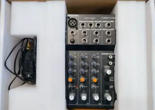 Behringer XENYX 802S – mixážní pult s USB