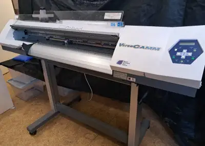 Roland VersaCAMM SP-300i – tiskárna s řezacím plotrem