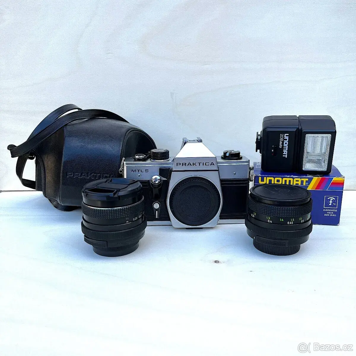 Praktica MTL5 + Pentacon 50mm f/1.8 a 29mm f/2.8 + blesk