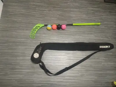 Florbalka s pouzdrem a míčkami