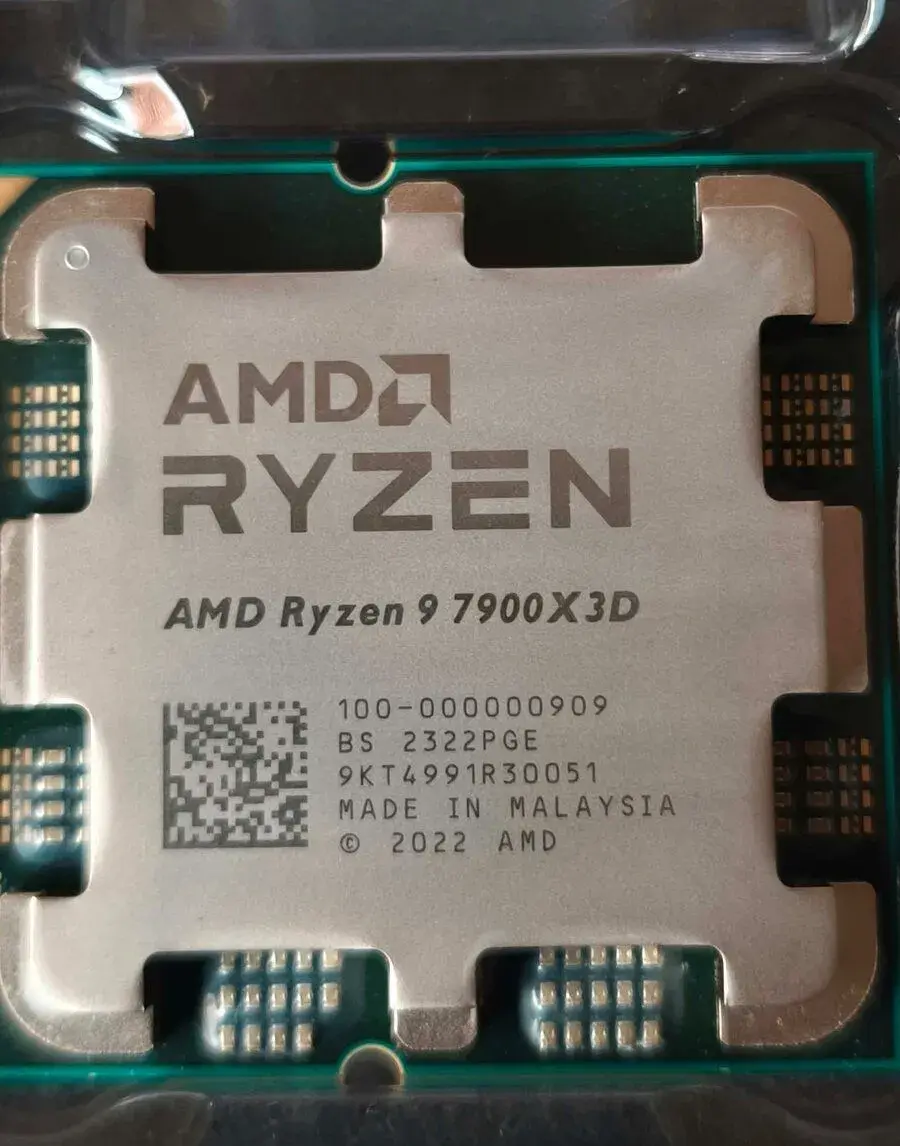 AMD Ryzen 9 7900X3D (12 jader, AM5, záruka originality)