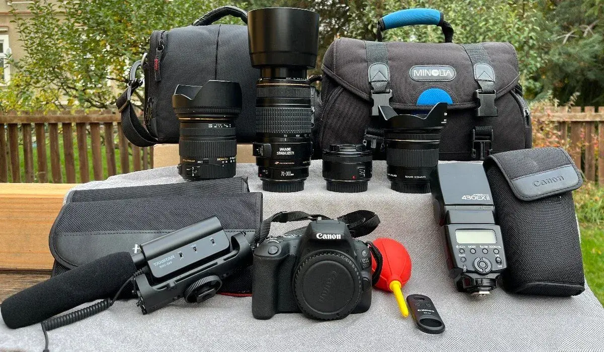 Canon 200D s komplet příslušenstvím