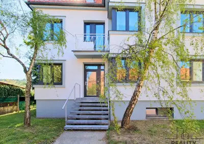 Byt s velkou terasou a výhledem na Výhon, 53 m² – pronájem,