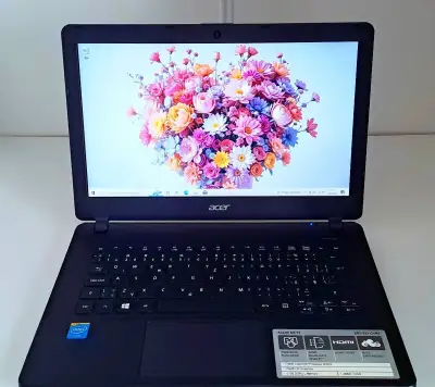 Pěkný Acer Aspire ES 13 Intel SSD128gb 13"HD W10 Bat 5 hod