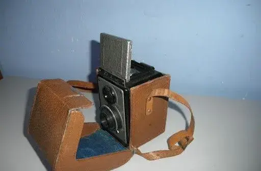Retro fotoaparát Dix s koženým pouzdrem