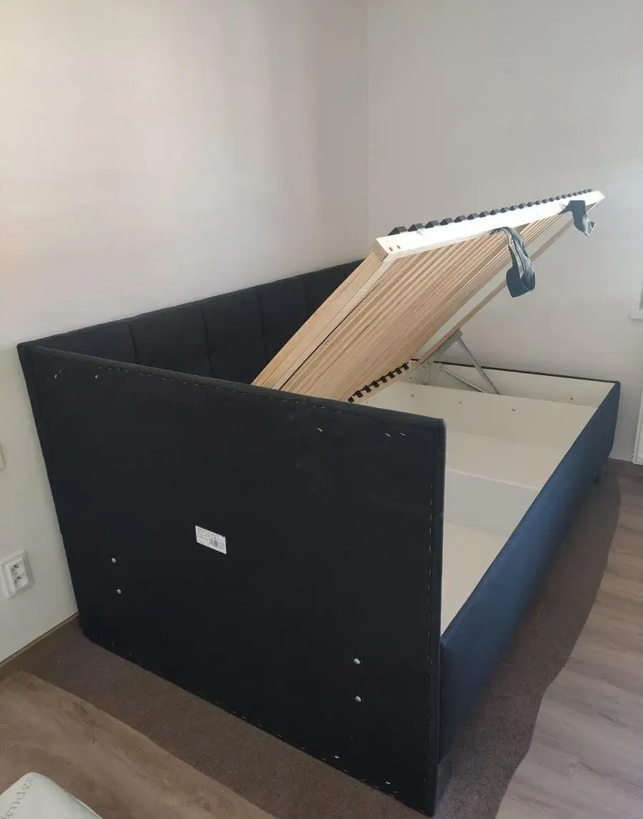 Postel 120x200 cm (jedno a půl lůžko) s úložným prostorem