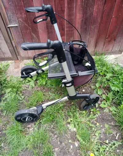 Chodítko pro seniora, je použitý