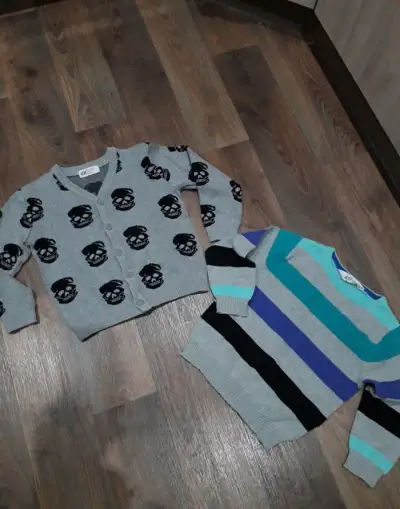 Svetříky zn.H&M-vel.98/104