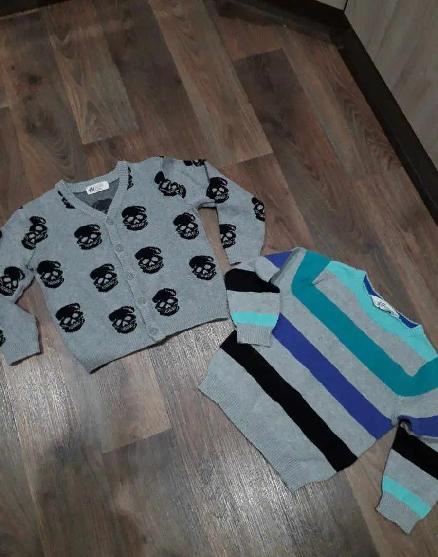 Svetříky zn.H&M-vel.98/104