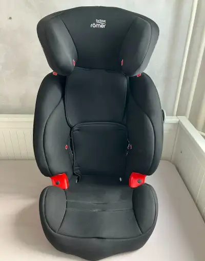 Autosedačka Britax rostoucí (9 až 36 kg, 9 měsíců až 12 let)