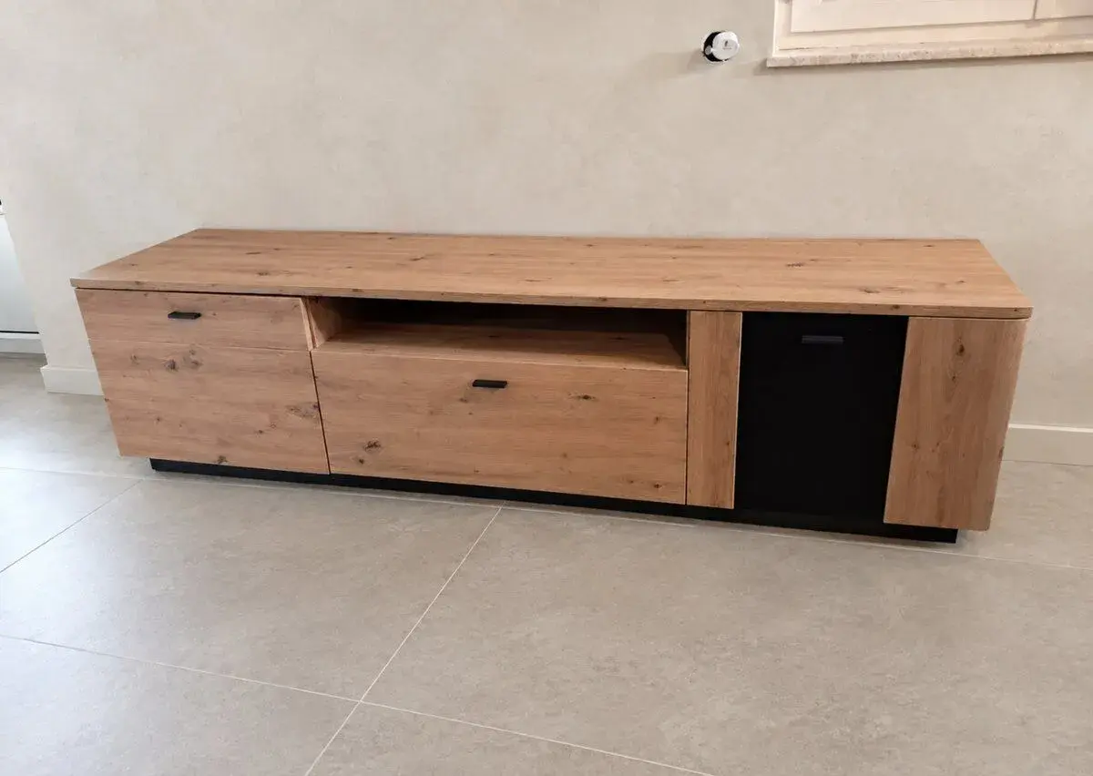 Komoda pod TV