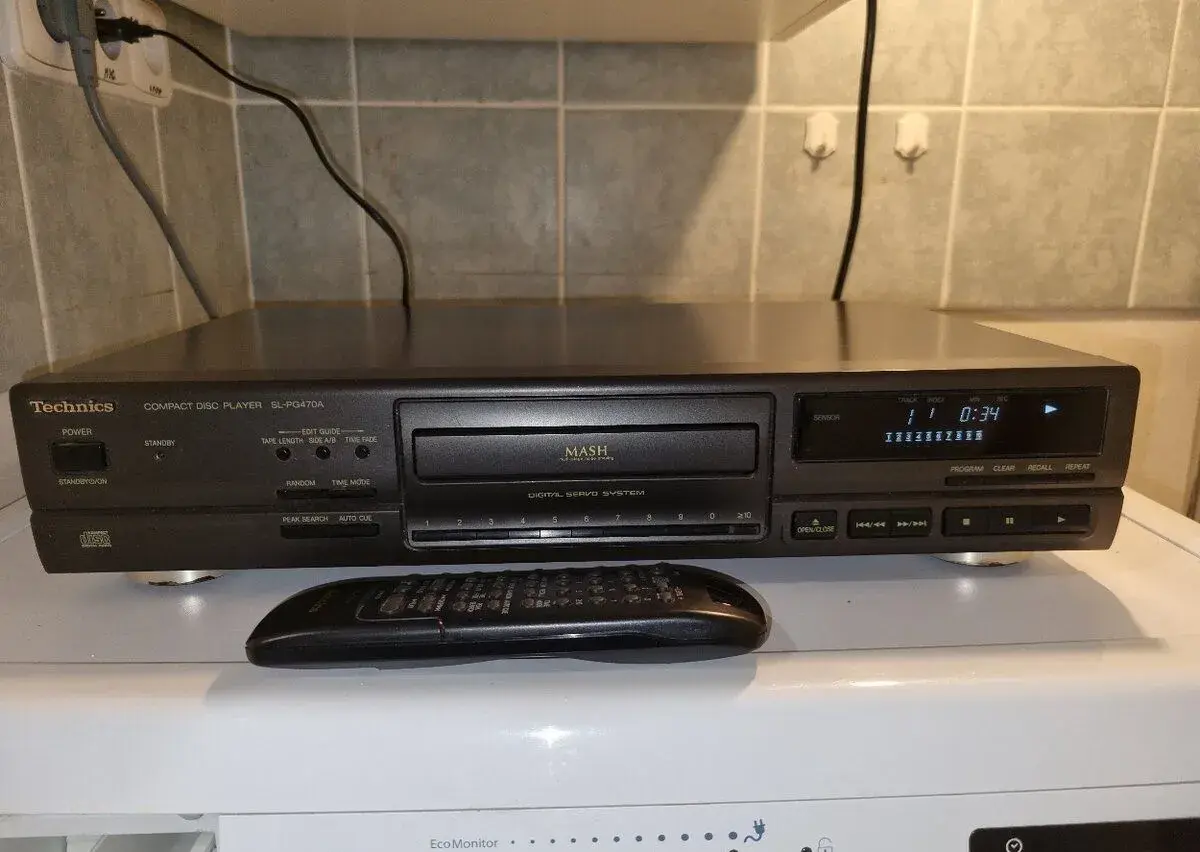 CD přehrávač Technics SL-PG470A (MASH) + dálkový ovladač