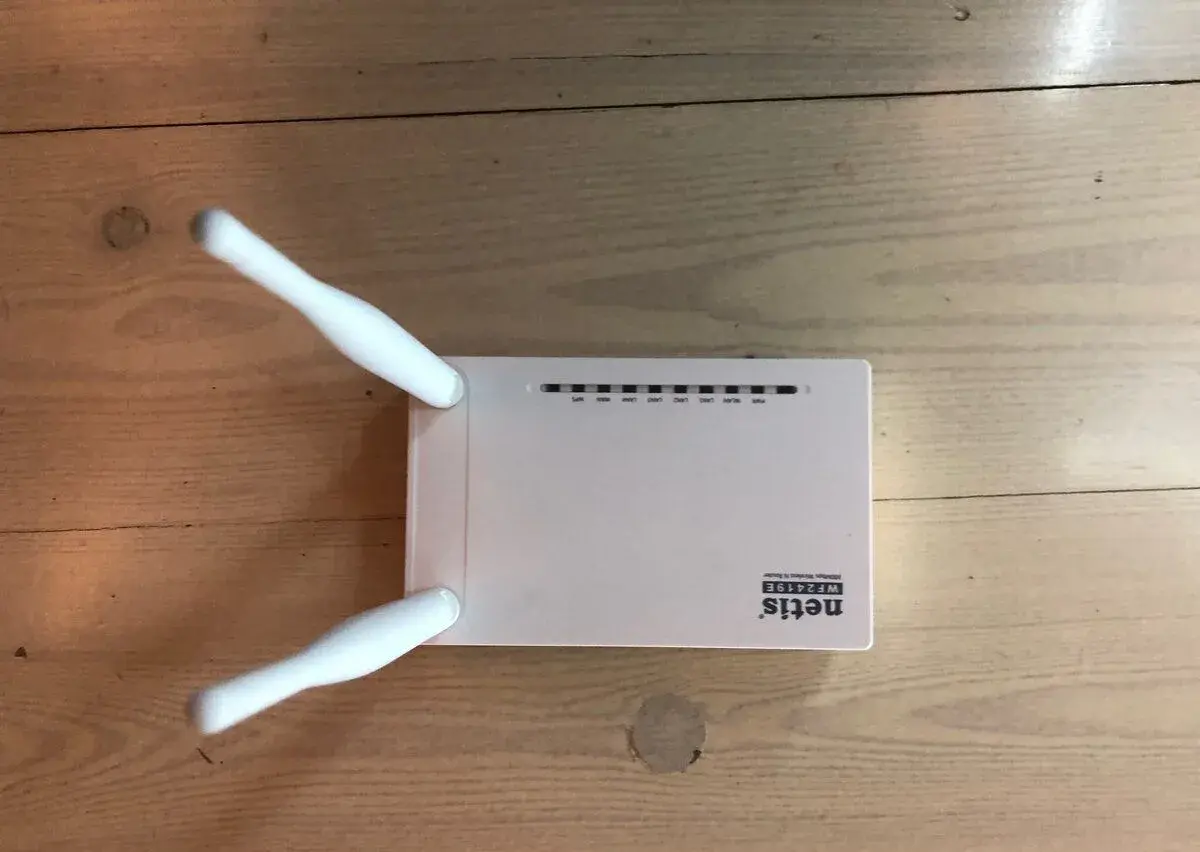 WiFi router Netis WF2419E – bezdrátový router (300 Mbps, 2.4