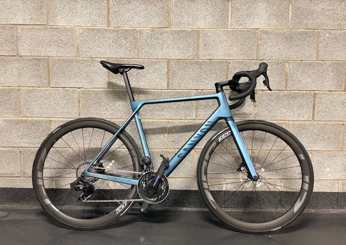Canyon Ultimate CF SLX 8 Force AXS, vel. L, powermeter