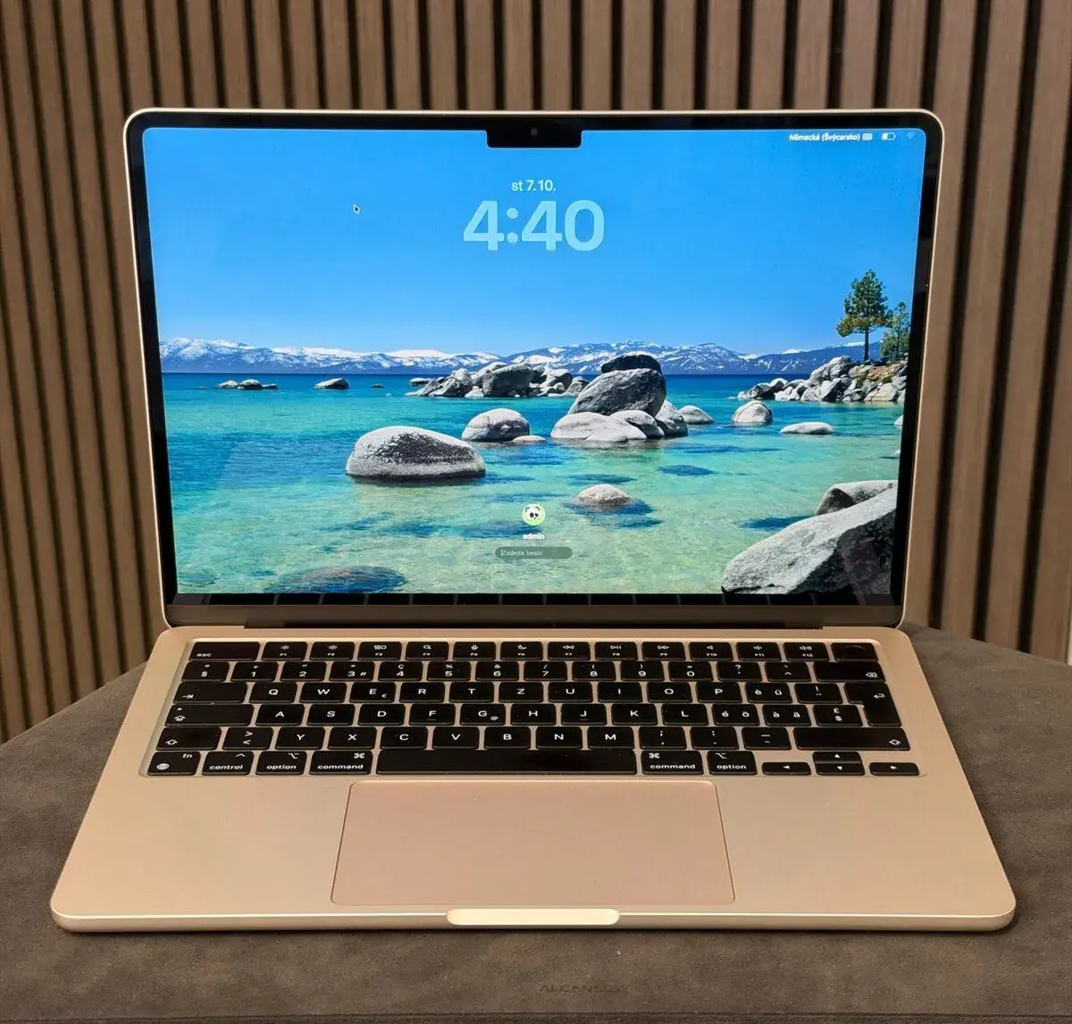 MacBook Air 13” M2 16GB/256GB, rok záruka