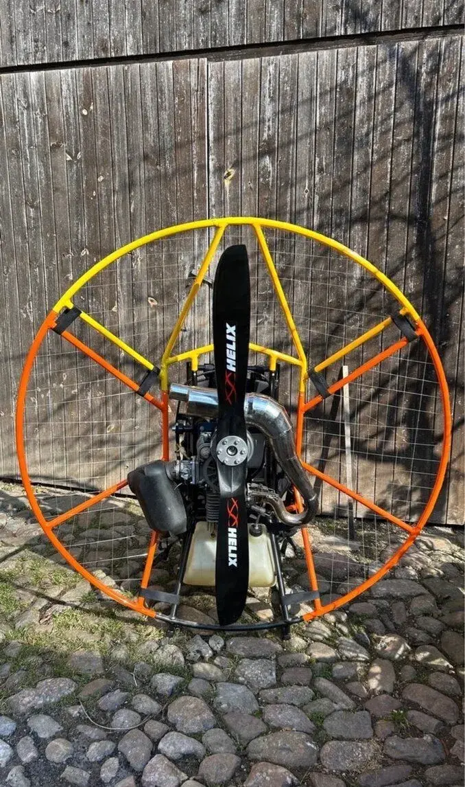 Motorová krosna Walkerjet – motorový paragliding