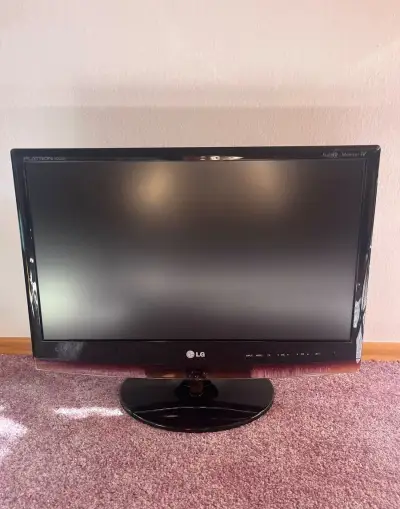 LG Full HD monitor + TV