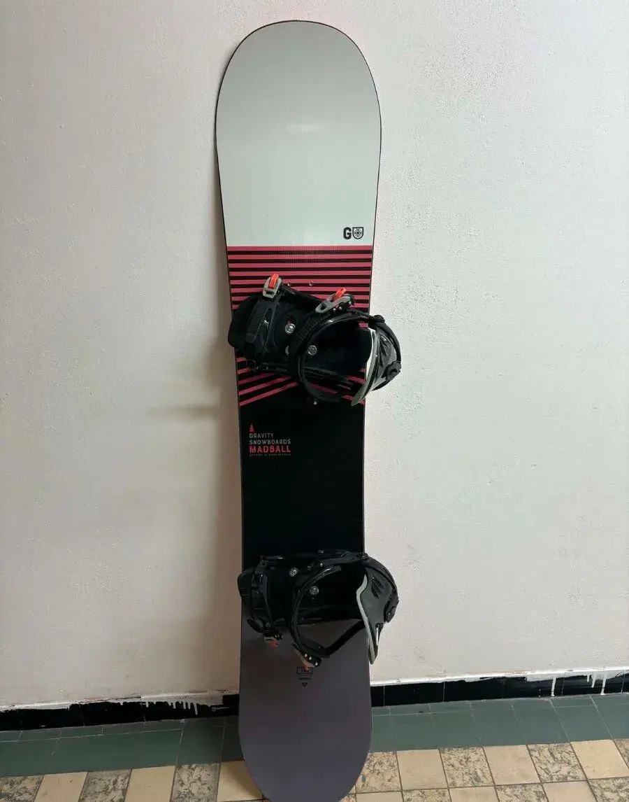 Gravity Madball set - Snowboard + vázání