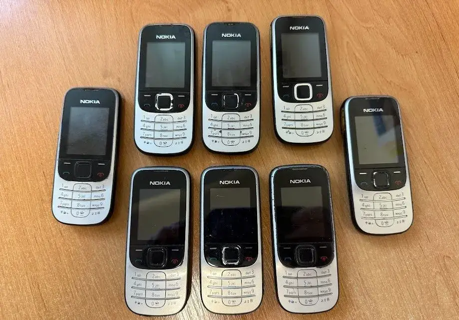 NOKIA 2330 Classic plně funkční s originální baterií
