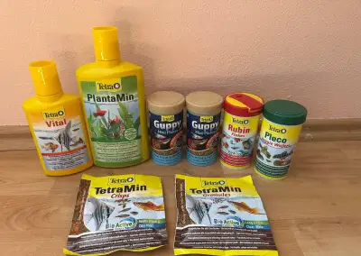 Akvarijní vybavení a doplňky - krmítko EHEIM, lampa