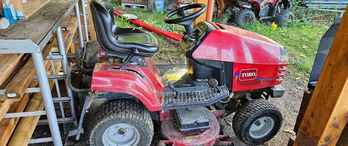 Zahradni traktor