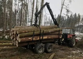 Finská Vyvážečka dřeva Moheda K-35