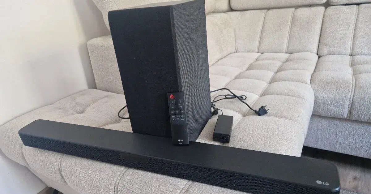 SOUNDBAR LG