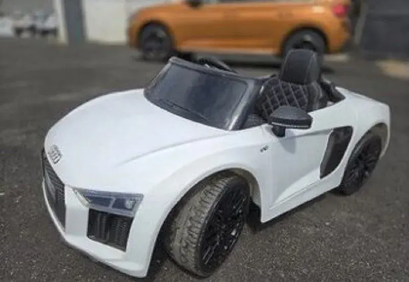 Elektrické autíčko Audi R8 Spyder