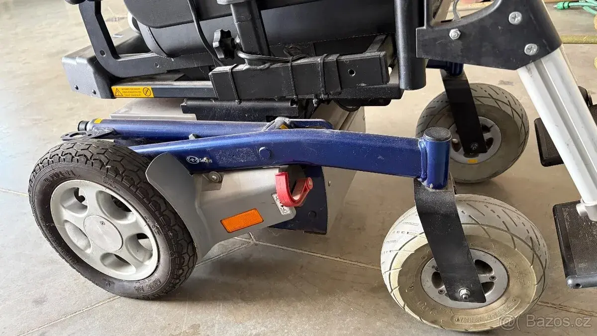 Invalidní Elektrický vozík PUMA YES