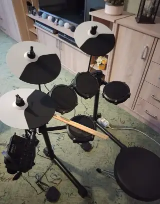 Elektronické bicí Alesis