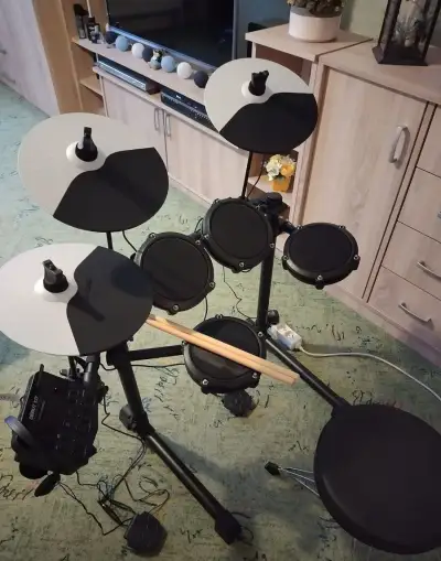Elektronické bicí Alesis