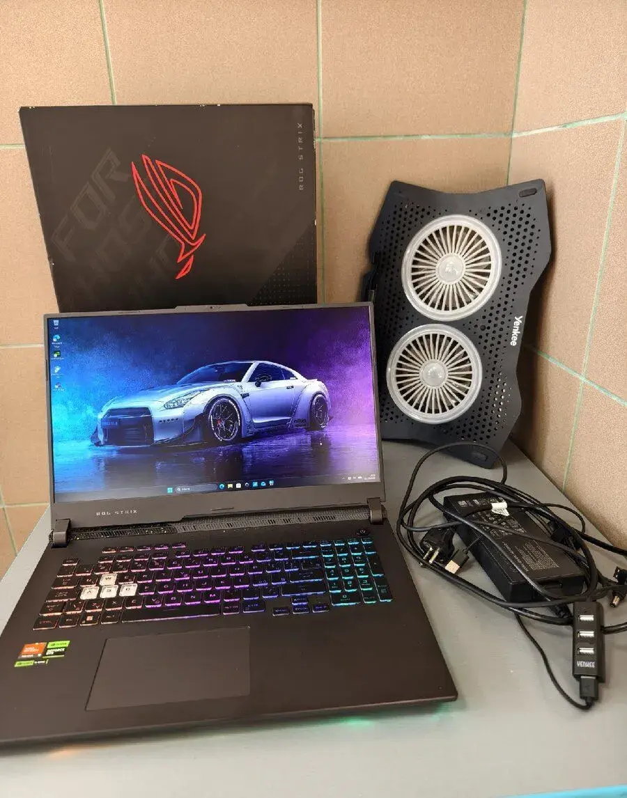 Top herní 17.3" 240hz Asus RoG s RTX 4070 a R9 7845HX